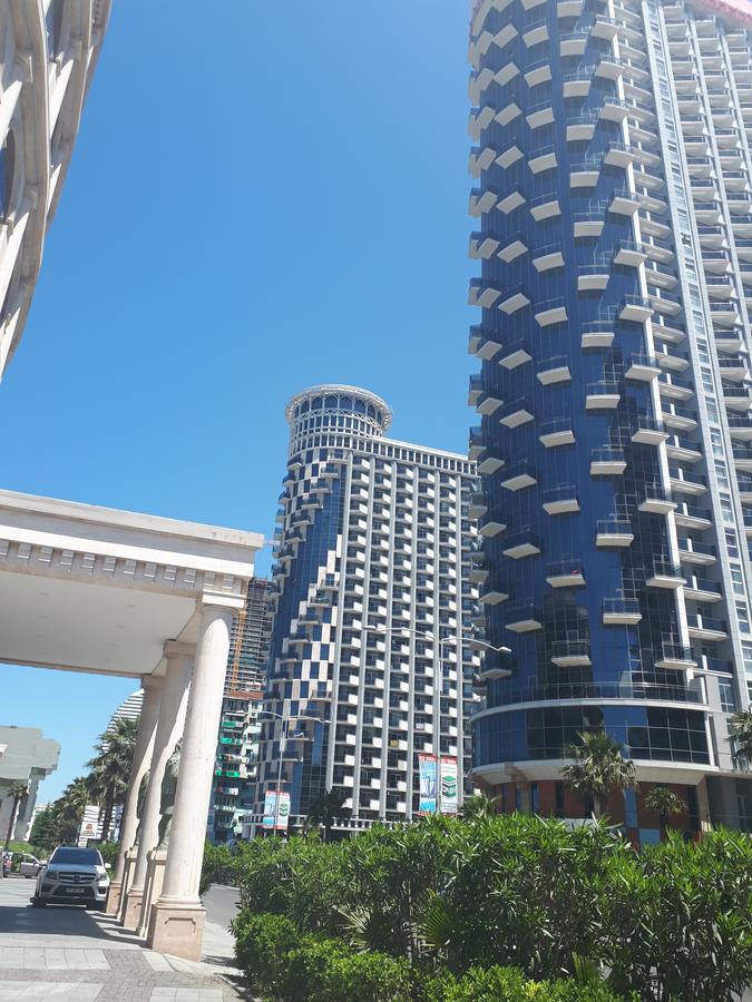 Aparthotel In Orbi Sea Towers Batumi Exterior photo